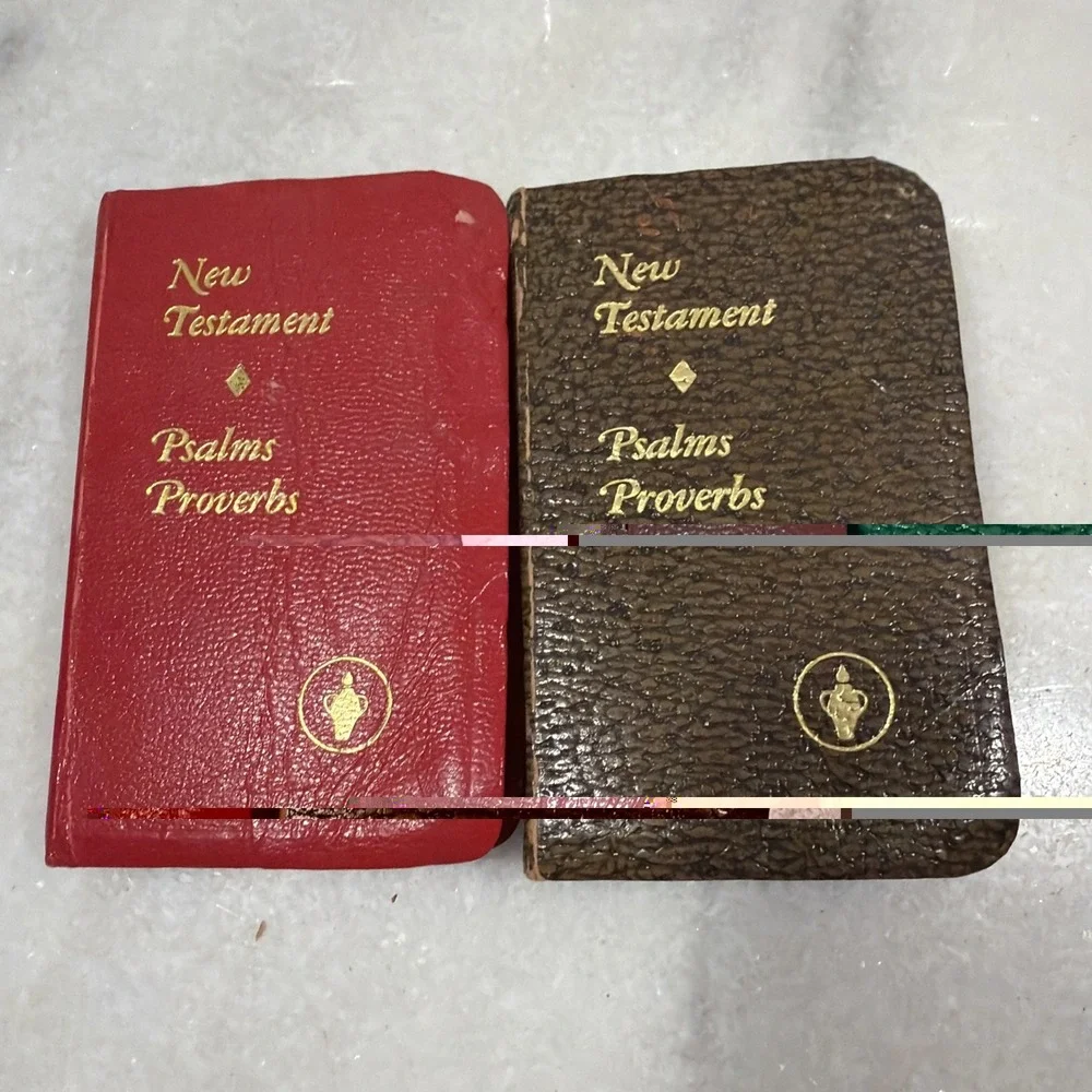 2 Vintage Gideon Pocket New Testament Psalms Proverbs KJV 1969 National Publish